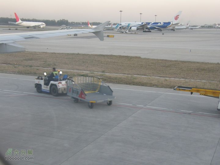 四迹合一（飞机、动车组、汽车、步行速度大比拼）PA300889