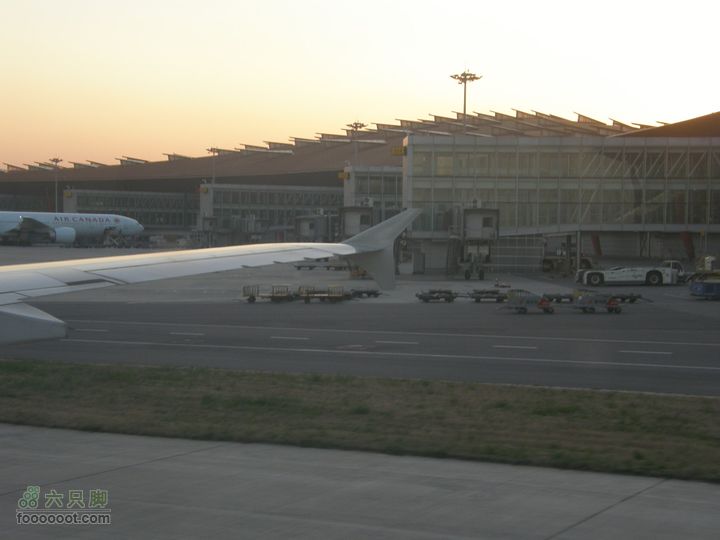 四迹合一（飞机、动车组、汽车、步行速度大比拼）PA300871