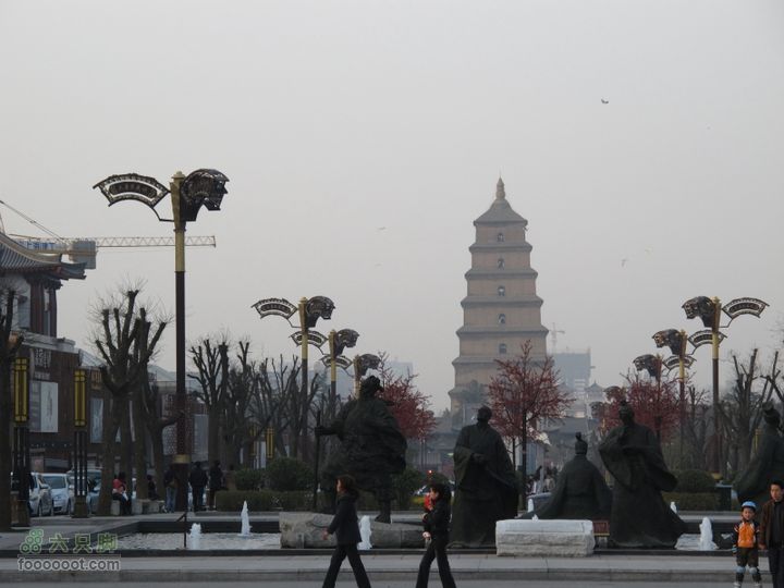 2011-3-12独骑白鹿塬雁塔南广场
