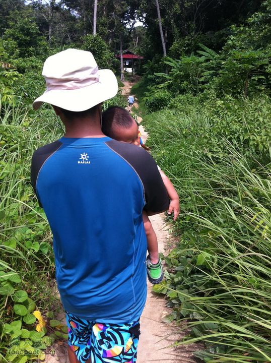 大马停泊岛－哥达巴鲁－吉隆坡之旅GPS轨迹＋照片闹腾够了累的睡着了