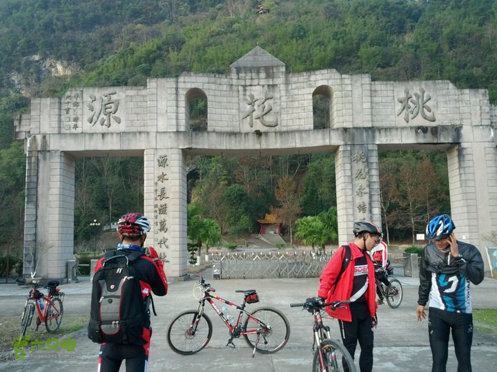 清远沙河镇穿越十里竹廊经浸潭镇到桃花源2012-12-16 16:36:23