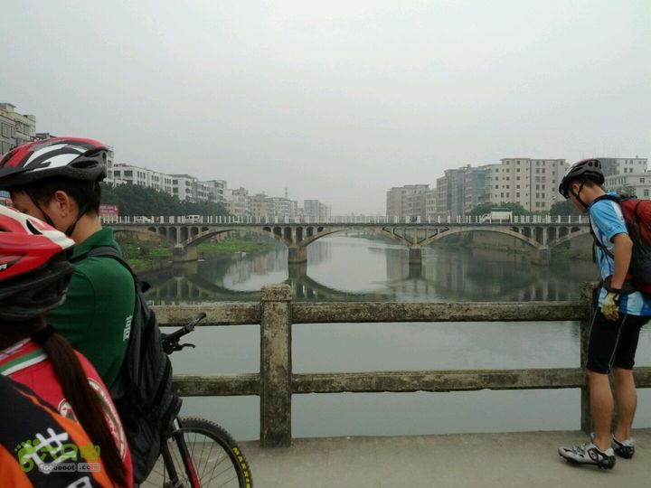 清远沙河镇穿越十里竹廊经浸潭镇到桃花源2012-12-16 11:33:48