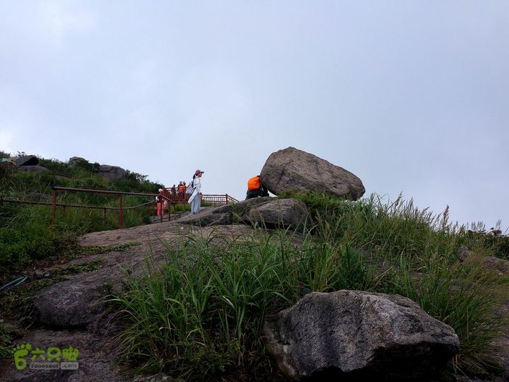 20150815东白山最经典环线东白山的景色之一，飞来石